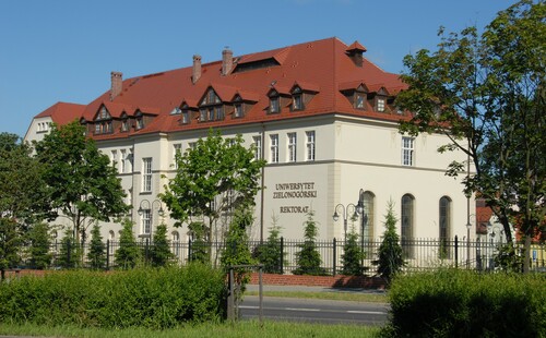 Zdjęcia budynku rektoratu UZ