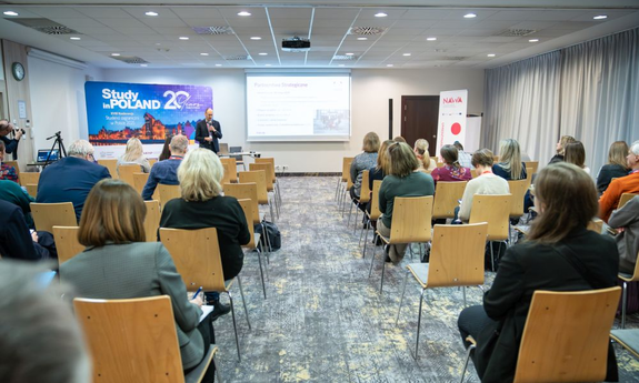 Źródło: https://www.studyinpoland.pl/konferencja2025/konferencja