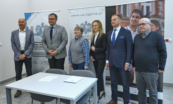 Od lewej: prof. Sławomir Kłos, prof. Marcin Mrugalski, prof. Maria Przybylska, prof. Justyna Patalas-Maliszewska, prof. Robert Smoleński i prof. Andrzej Maciejewski; fot. K. Adamczewski 