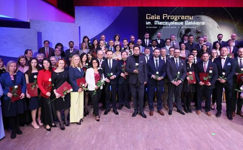 dr Wojciech Szumiński z Instytutu Fizyki laureatem prestiżowego Programu im. Mieczysława Bekkera NAWA