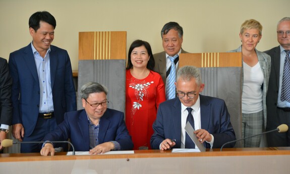 Signature of the bilateral agreement with Hong Duc University in Vietnam
